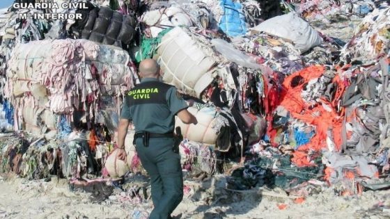 النفايات تحت الغطاء: شبكة دولية تهرّب آلاف الأطنان إلى المغرب ودول أخرى