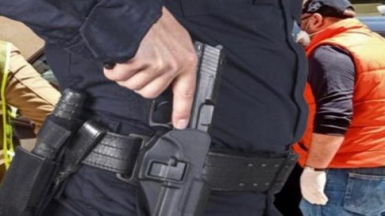 ضابط أمن يستعمل سلاحه الوظيفي لتوقيف ثلاثة جانحين في حالة اندفاع قوي
