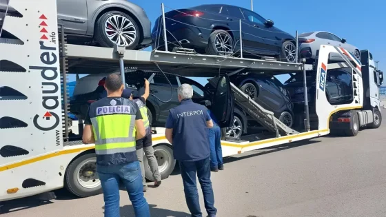 إحباط عملية تهريب دولية لسيارات فاخرة في ميناء الجزيرة الخضراء بإسبانيا