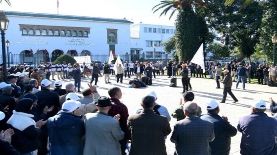 متصرفون تربويون يحتجون أمام وزارة التعليم ويطالبون بترقية استثنائية وتنفيذ الأحكام القضائية