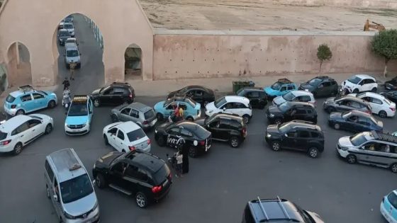 أسوء ما يواجهه السائقون والمواطنون ….الاختناق المروري بشوارع مكناس