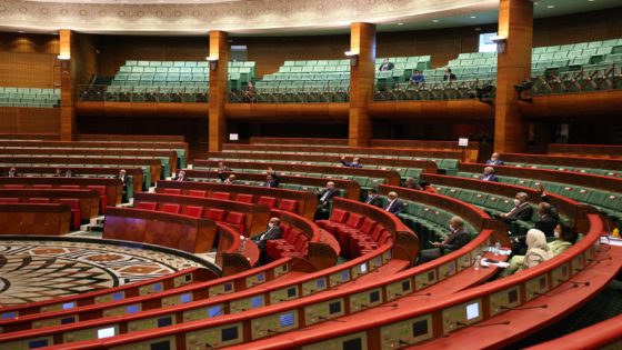 مجلس المستشارين يوسع نطاق الحجز من المنبع لتعزيز مراقبة المعاملات وتحسين التحصيل الضريبي