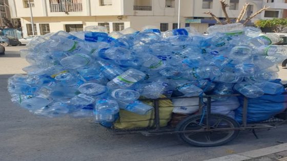 ماذا تعني ألوان أغطية قنينات الماء؟ بين التسويق والواقع الصحي