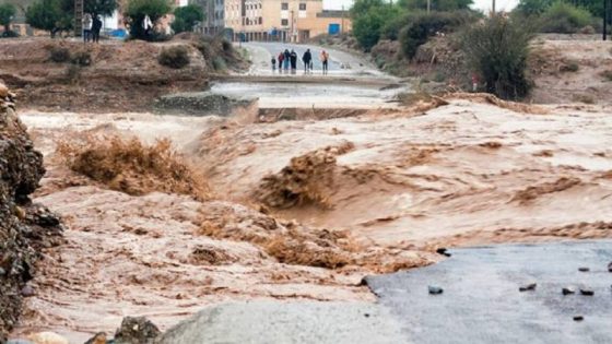 المغرب تحت وطأة عاصفة “فرنسيس”: أمطار قوية ورياح عاتية تعطل الدراسة وتحذر المواطنين