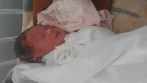 ولادة أمام باب المركز الصحي بالحسيمة..